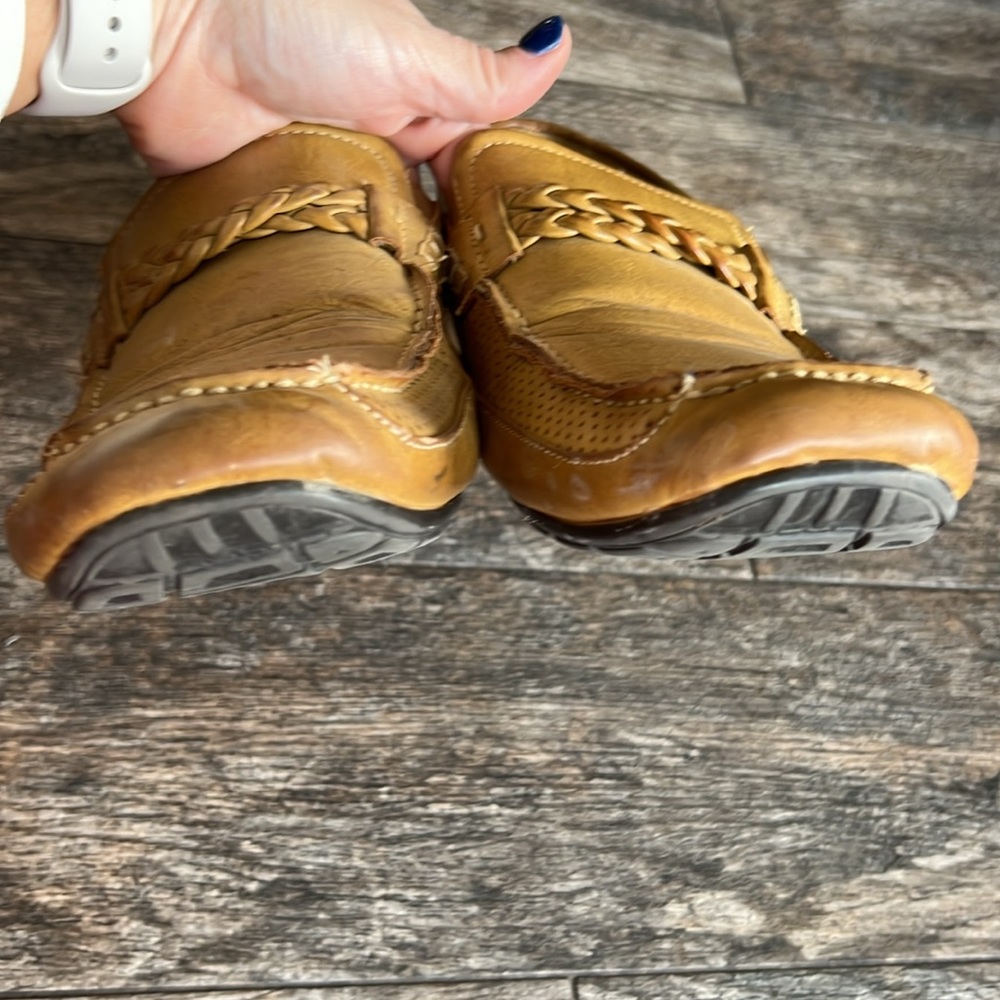 Men's Tan Leather Slip-On Loafers - Picture 2 of 7